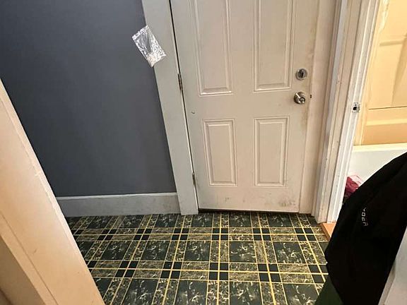 2nd image of 28 Essex St #4