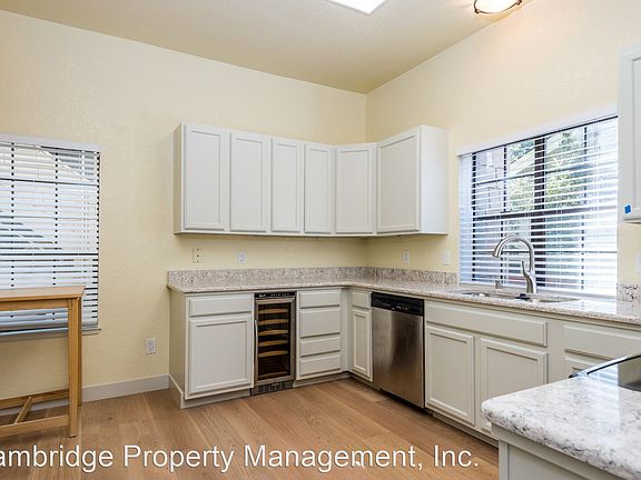 3rd image of 445 College Ave
