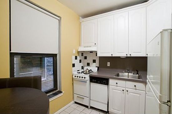 5th image of 210 E 84th St APT 3D