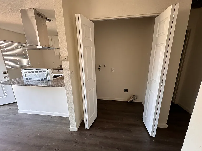 203 Lualan Ln #D — Photo 3