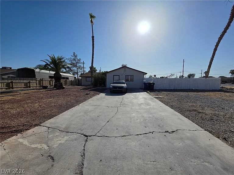4341 San Mateo St — Photo 2