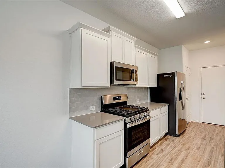 209 Majestic Cedar Dr — Photo 7