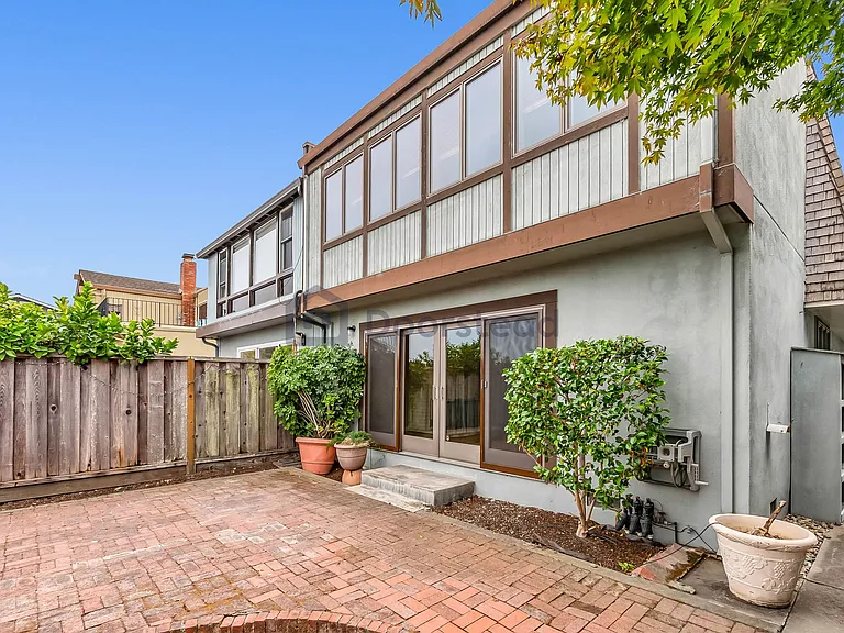 2913 Bayview Dr — Photo 36