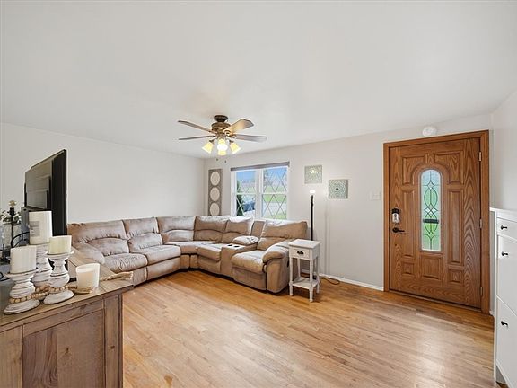 2nd image of 134 York Way