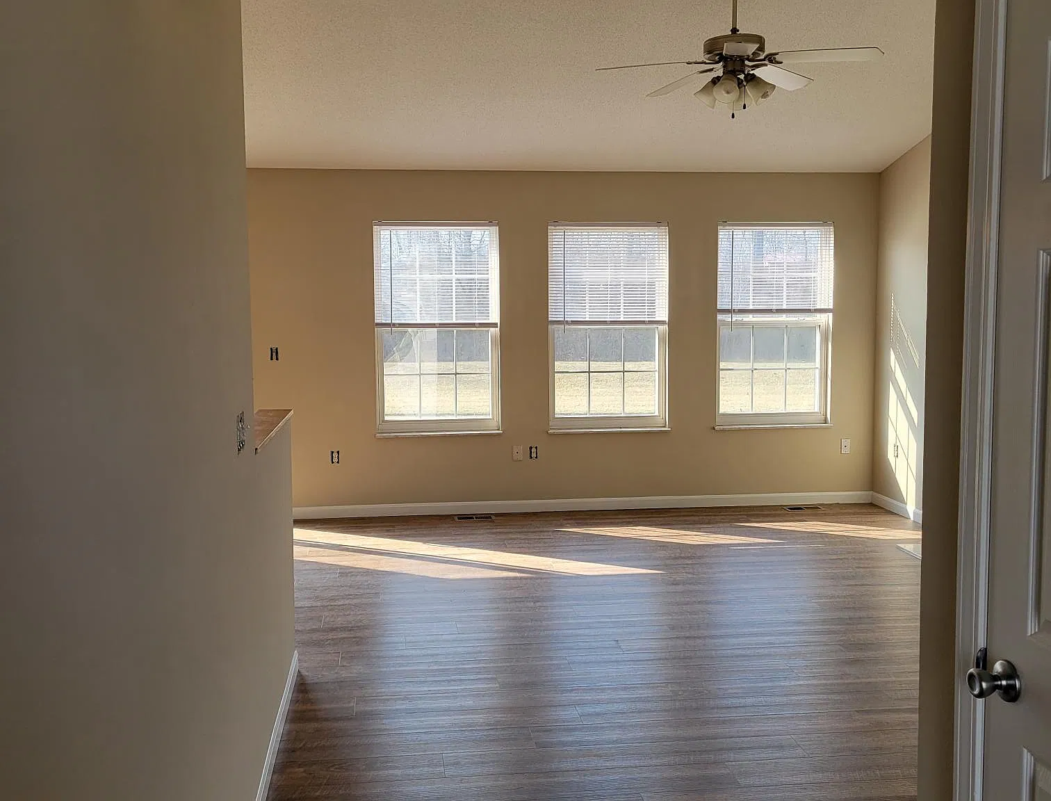 3 bed, 1274 sqft, $2,600 — Photo 3