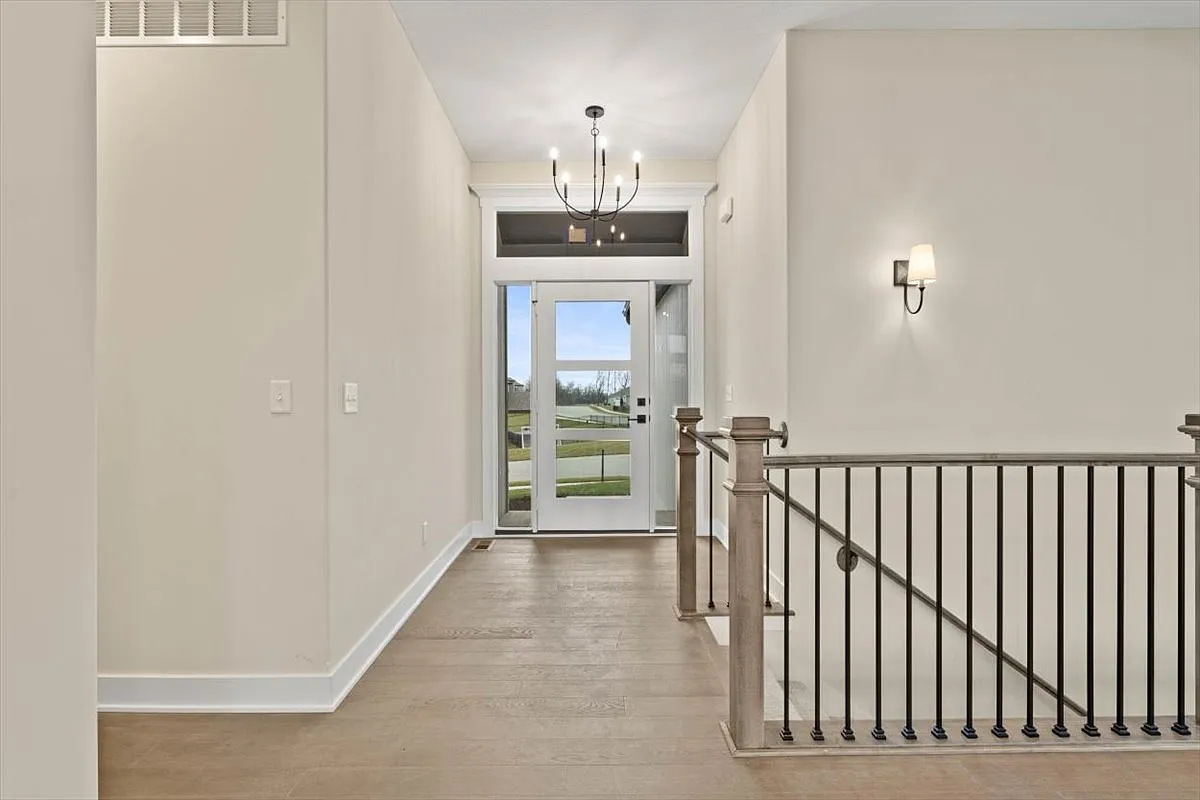 4 bed, 2673 sqft, $4,200 — Photo 2