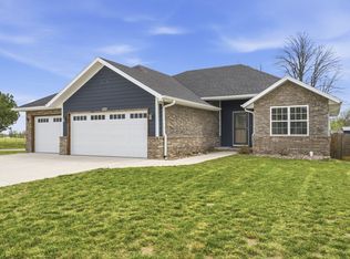 520 N Stella Ct, Willard, MO 65781