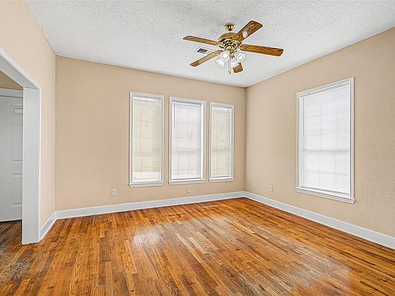 3rd image of 7609 Avenue E