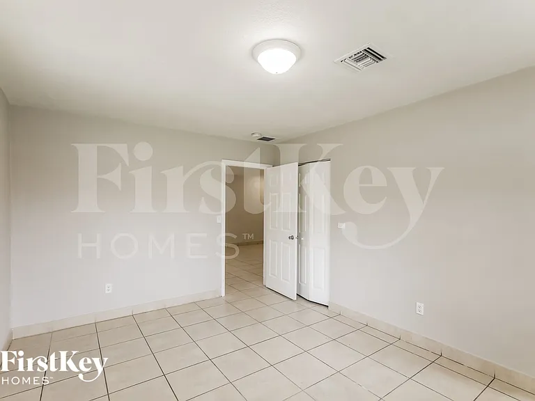 4115 NW 185th St — Photo 10
