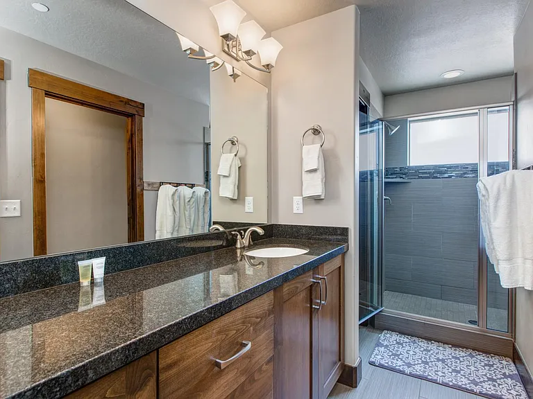 1052 W Abigail Dr — Photo 14