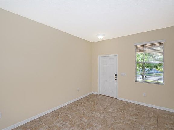 3rd image of 10777 Savannah Landing Cir