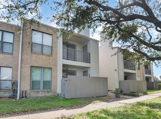 3220 69th St APT L6, Galveston, TX 77551