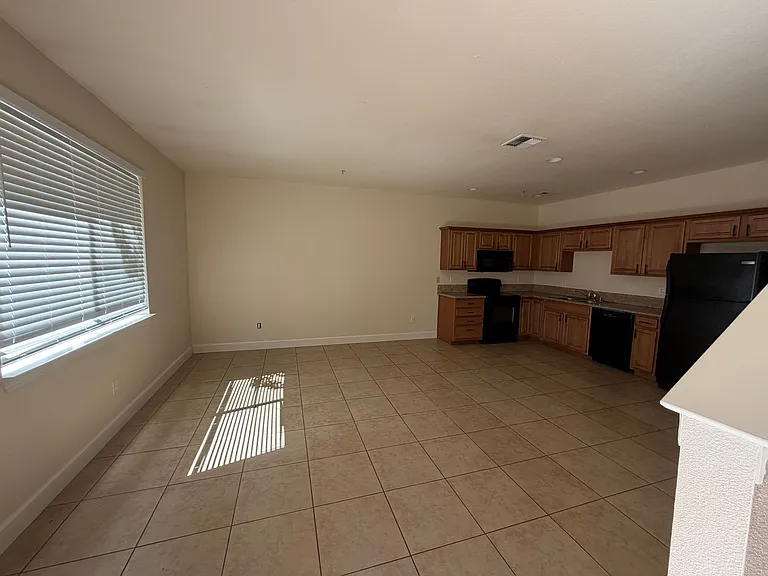 165 Lancaster Dr #2 — Photo 15