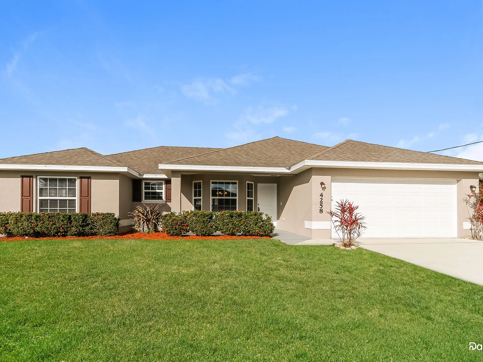 3 bed, 2.0 bath, 1584 sqft, $2,635 — Photo 1