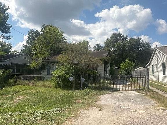 2nd image of 6821 Appleton St