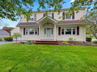 327 State St, Bristol, RI 02809