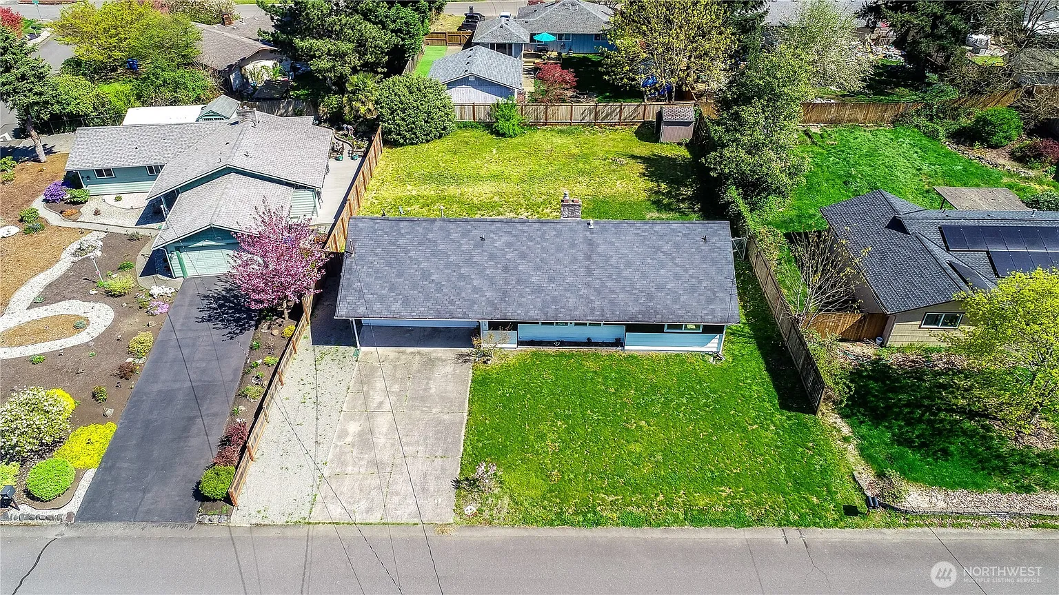 1328 Hensley Street NE photo 1