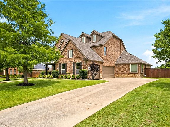 2nd image of 312 Waterford Ln