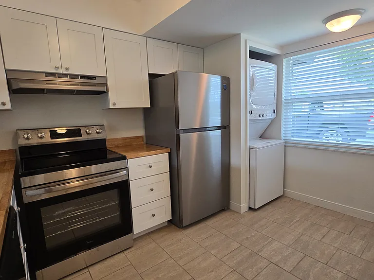 4624 SE 6th Ave #G — Photo 2