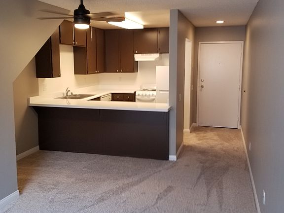 2nd image of 4131 Front St Unit 202