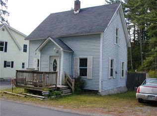 62 Pine St, Whitefield, NH 03598