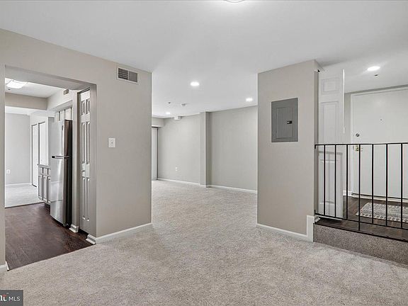 5th image of 7806 Hanover Pkwy #307