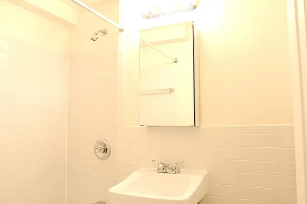 Rented by Keller Williams NYC | media 19