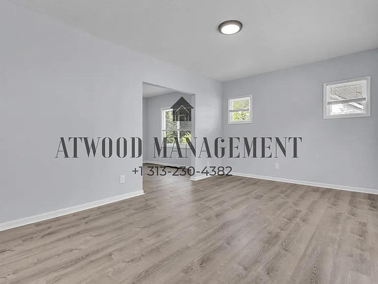 21345 Bennett St — Photo 4