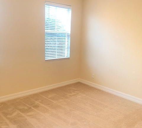 3rd image of 110 E Pigeon Plum Dr