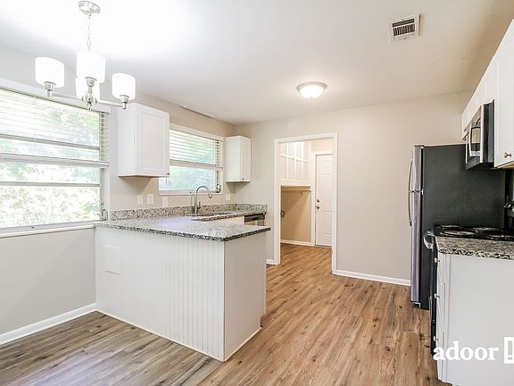 4th image of 7772 Knoll Dr S