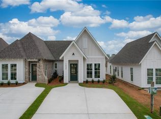 1045 Hunters Way, Opelika, AL 36801