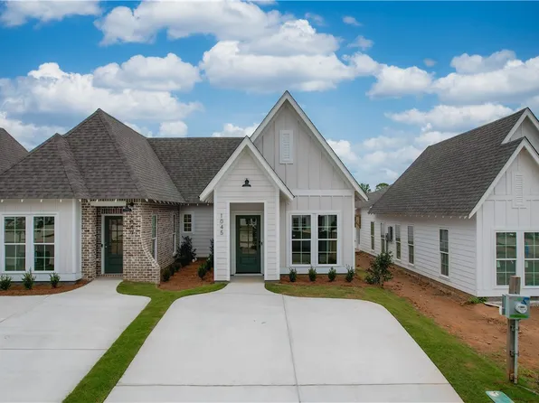 1045 Hunters Way, Opelika, AL 36801