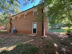 5th image of 1235 Riverview Dr