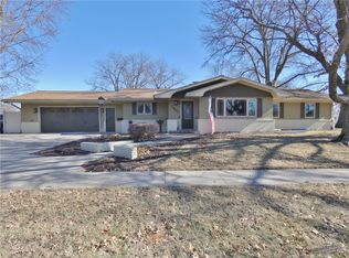 1402 Main St, Pella, IA 50219