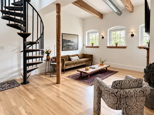 120 Norway St APT 20, Boston, MA 02115