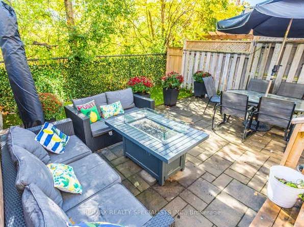 2454 Montagne Ave, Oakville, ON L6M 0J5