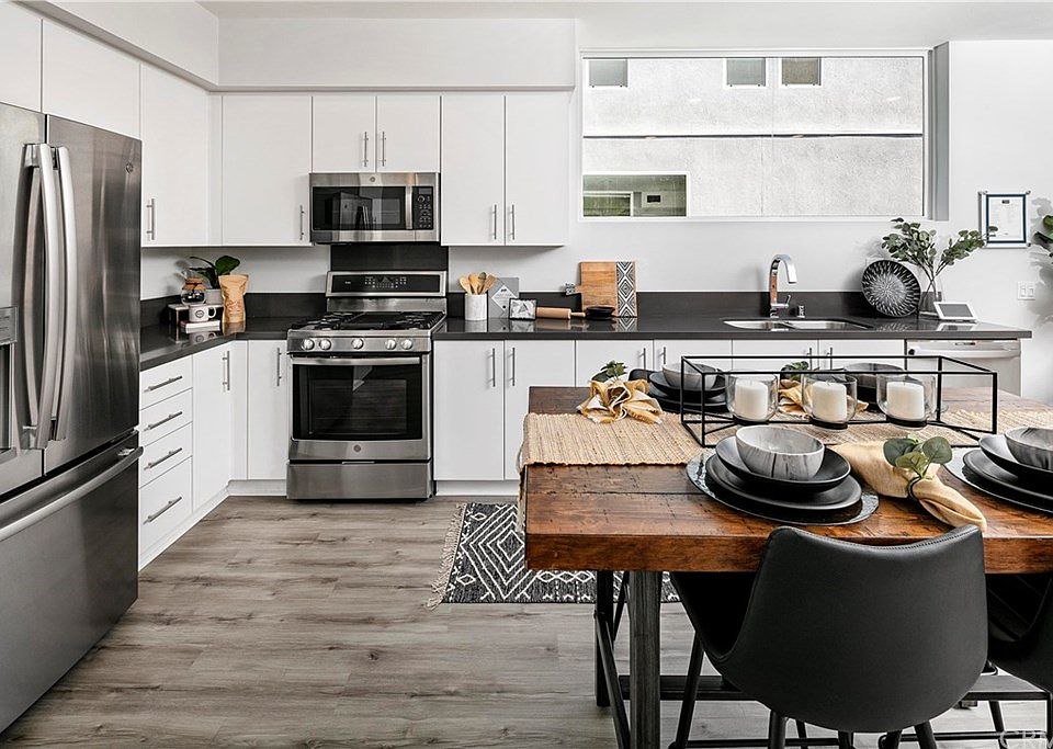 1st image of 2925 1/2 N Denby Ave #1/4