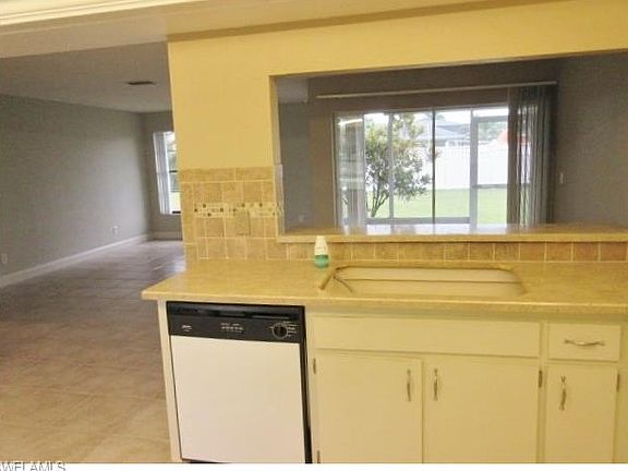 3rd image of 1801 SE 20th Ln