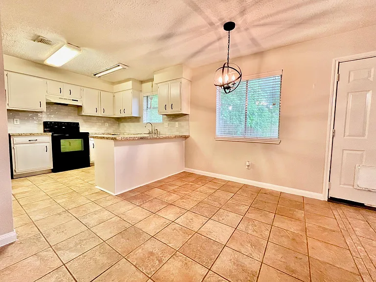 5909 Country Pl — Photo 7