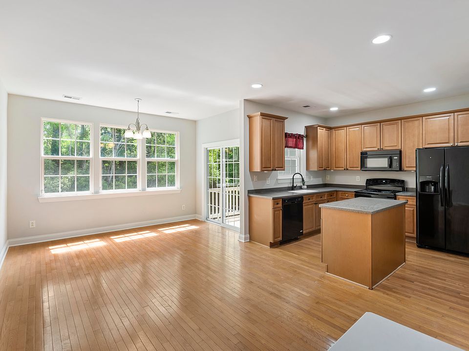 1st image of 9019 Parlor Dr