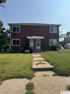 5805 N 24th St, Omaha, NE, 68110