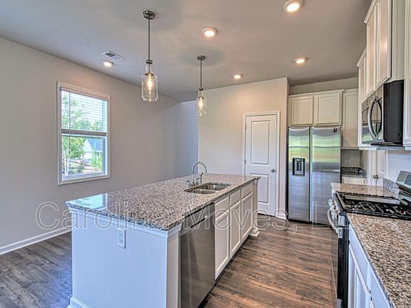 5th image of 904 Bryden Ln