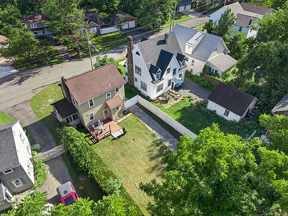 5th image of 9 Perkins Ave