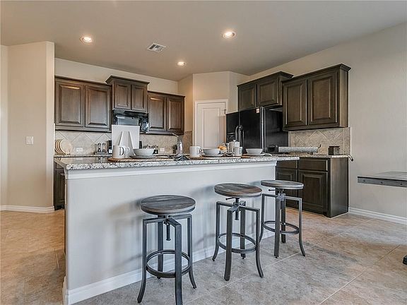 3rd image of 2424 Horn Valley Ct