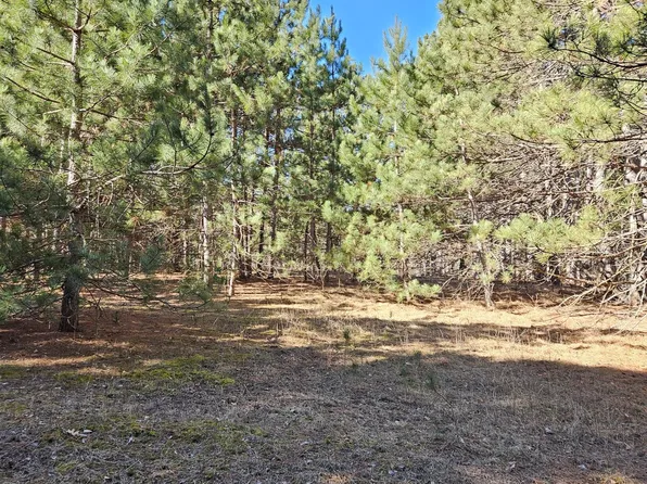 903 Scott Dr, Spooner, WI 54801