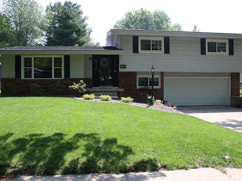 1006 S Marietta Dr