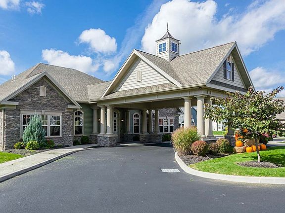 2nd image of 1078 Willow Brook Bnd