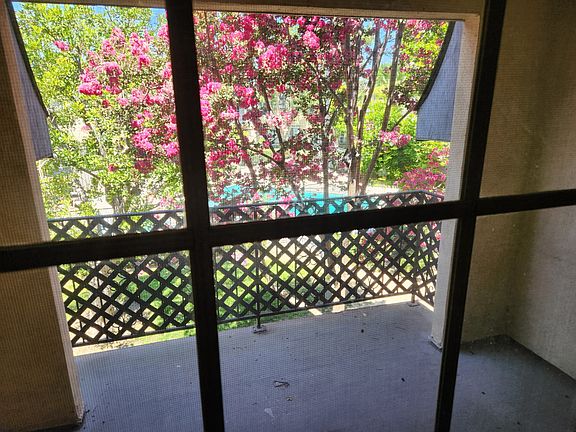 4th image of 149 W 6th St APT 30