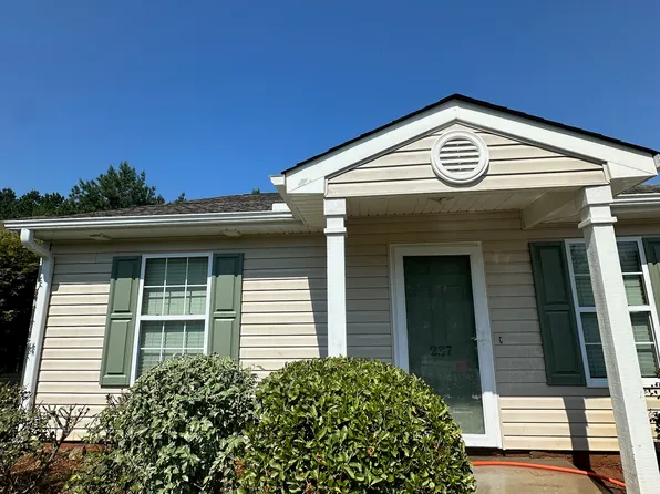 237 Tamarack Dr, Seneca, SC 29678