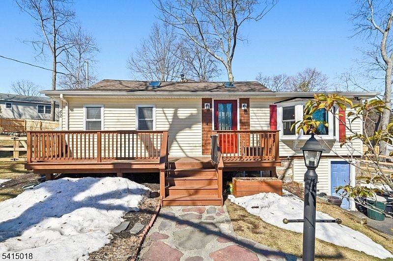 1st image of 42 Woodside Dr